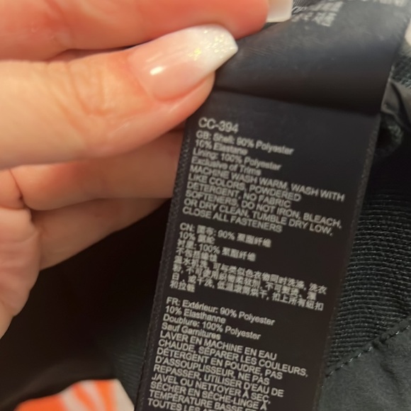 Marmot Brand New Jacket - Rain Jacket Shell Layering Piece Sleek Black Versatile - Picture 13 of 15